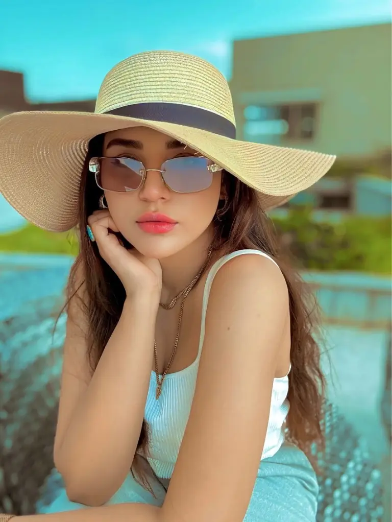 Aamna Malick Bold Actress